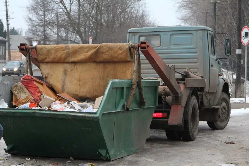 Вывоз контейнера для строительного мусора